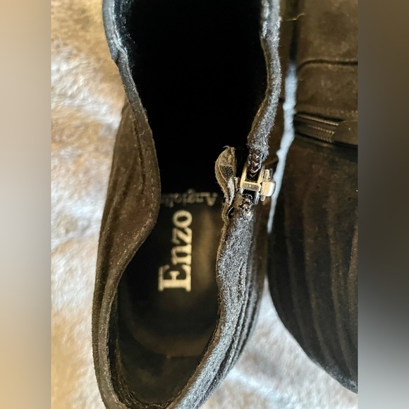 Black suede 4” heel boots in good used condition women size 8.5M - Picture 6 of 8